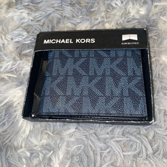 Michael Kors Navy MK Pattern Wallet - Picture 1 of 2